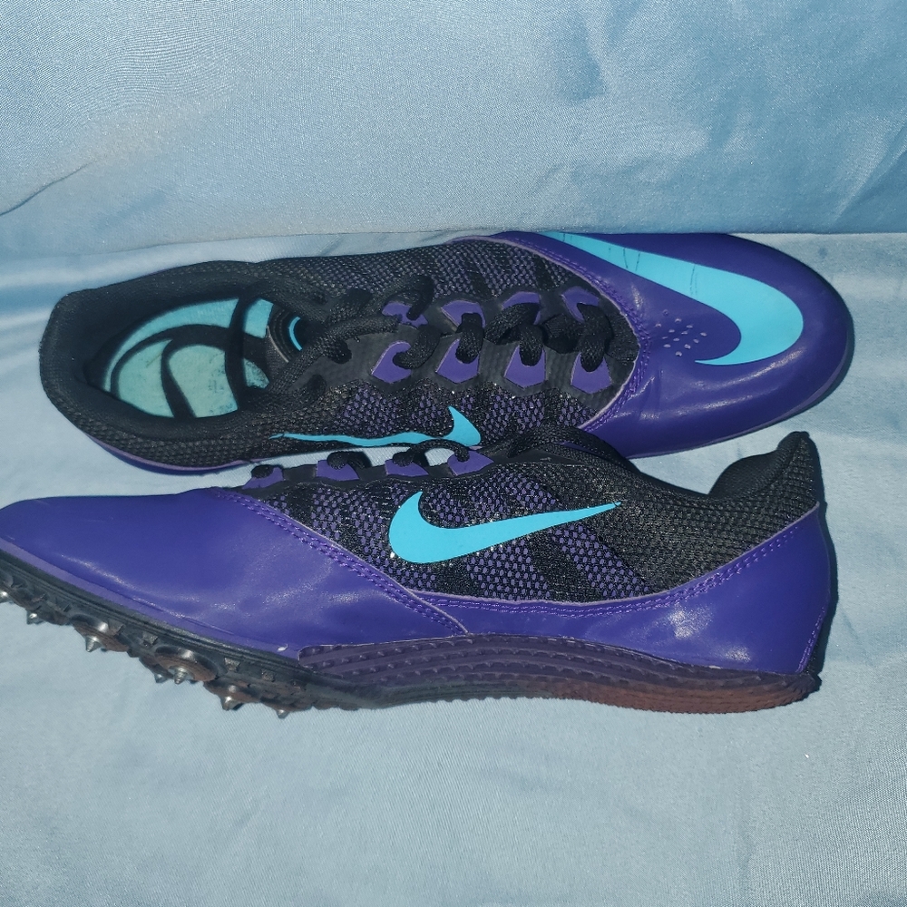 Nike track shoes with spikes